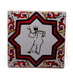 Sottobottiglia e segnaposto artigianali in ceramica 10x10 con retro in sughero. Raffiguranti Pulcinella in 3 varianti. Perfetti per la tua tavola o come idea regalo napoletana.
