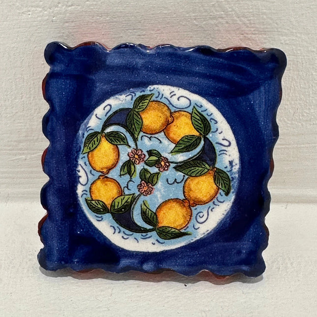 Francobollo Calamitato in Ceramica - Decoro Limoni Dipinto a Mano (6x6 cm)