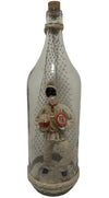 Pulcinella e la Magia della Smorfia: Scultura Artigianale in Bottiglia con Panariello e Numeri della Fortuna – Pezzo Unico Napoletano