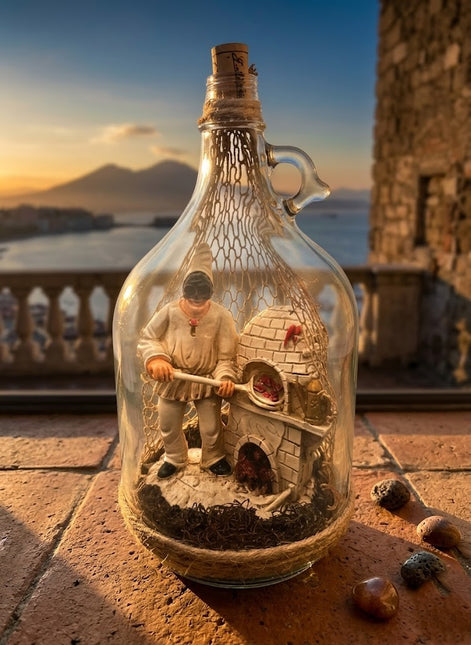 Pulcinella e l'Arte Bianca – Scena Artigianale con Forno a Legna in Damigiana