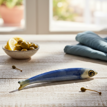 Magnete Sardina in Ceramica Artigianale Dipinta a Mano – Decorazione Tipica Mediterranea