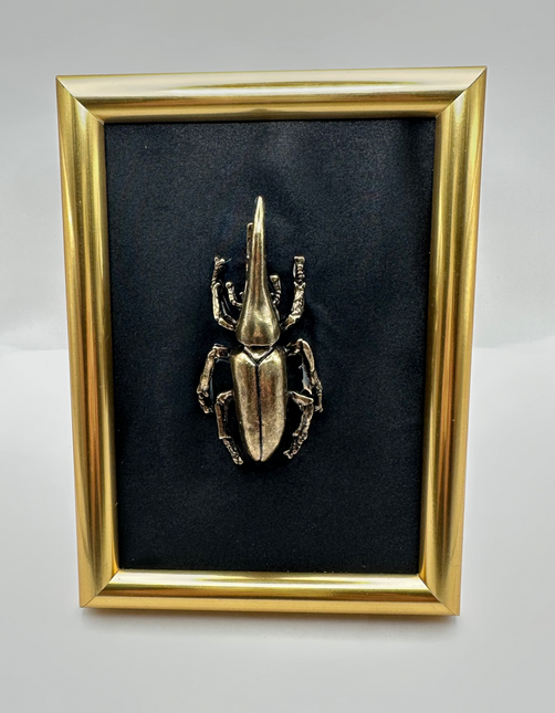 Quadro 3D Maggiolino Rinoceronte in Cornice Verticale Oro – Fatto a Mano, Decorazione Appesa/Mensola