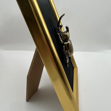 Quadro 3D Scarabeo Ercole in Cornice Verticale Oro – Fatto a Mano, Decorazione Appesa/Mensola