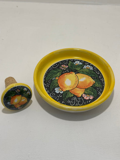 Set Regalo Tappo Bottiglia + Piattino Sottobottiglia in Ceramica | Limoni Dipinti a Mano