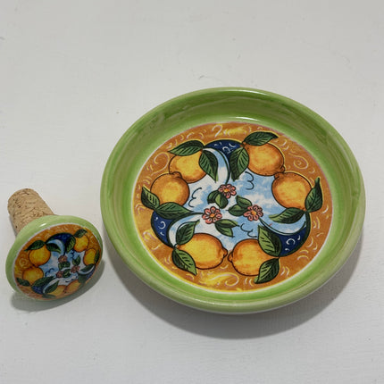 Set Regalo Tappo Bottiglia + Piattino Sottobottiglia in Ceramica | Limoni Dipinti a Mano