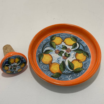 Set Regalo Tappo Bottiglia + Piattino Sottobottiglia in Ceramica | Limoni Dipinti a Mano