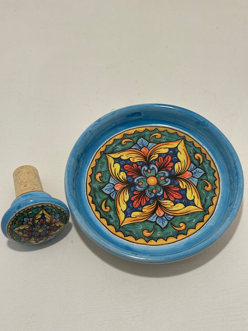 Set Regalo Tappo Bottiglia + Piattino Sottobottiglia in Ceramica | Maioliche Dipinti a Mano