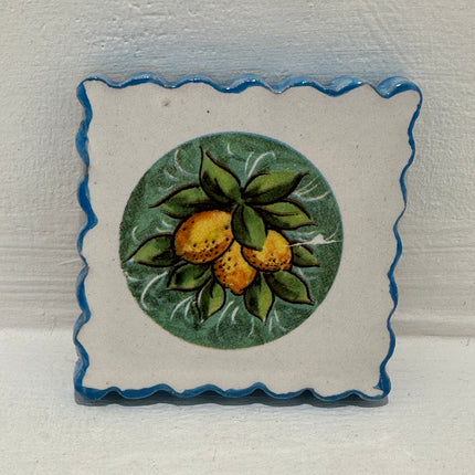 Francobollo Calamitato in Ceramica - Decoro Limoni Dipinto a Mano (6x6 cm)