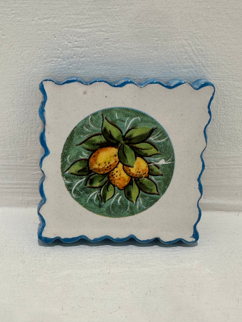 Francobollo Calamitato in Ceramica - Decoro Limoni Dipinto a Mano (6x6 cm)