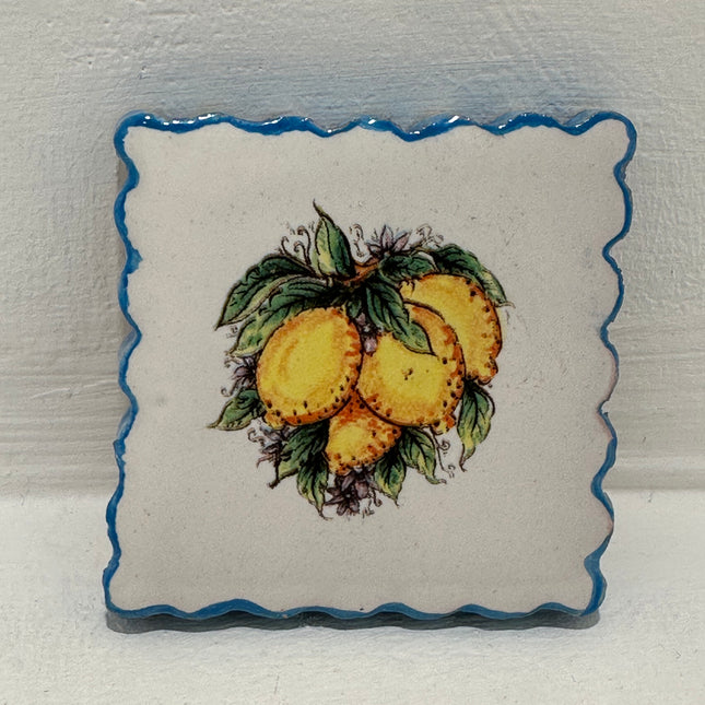 Francobollo Calamitato in Ceramica - Decoro Limoni Dipinto a Mano (6x6 cm)