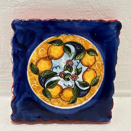 Francobollo Calamitato in Ceramica - Decoro Limoni Dipinto a Mano (6x6 cm)