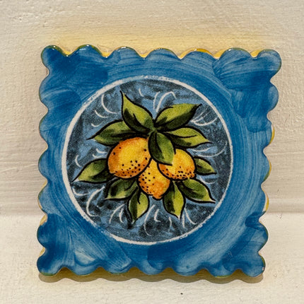 Francobollo Calamitato in Ceramica - Decoro Limoni Dipinto a Mano (6x6 cm)