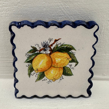 Francobollo Calamitato in Ceramica - Decoro Limoni Dipinto a Mano (6x6 cm)