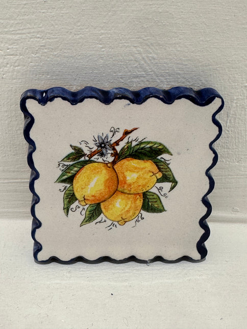 Francobollo Calamitato in Ceramica - Decoro Limoni Dipinto a Mano (6x6 cm)