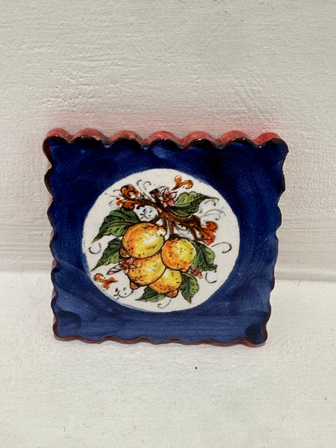 Francobollo Calamitato in Ceramica - Decoro Limoni Dipinto a Mano (6x6 cm)