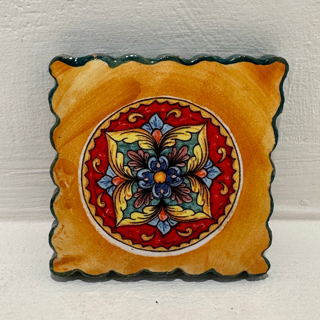 Francobollo Calamitato in Ceramica - Decoro Maioliche Dipinto a Mano (6x6 cm)
