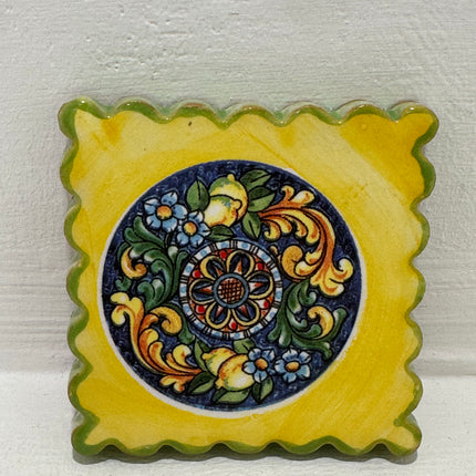 Francobollo Calamitato in Ceramica - Decoro Maioliche Dipinto a Mano (6x6 cm)
