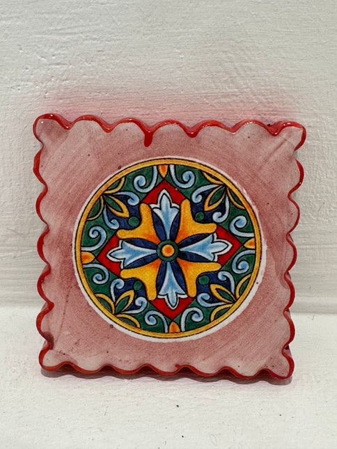 Francobollo Calamitato in Ceramica - Decoro Maioliche Dipinto a Mano (6x6 cm)
