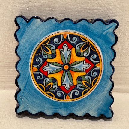 Francobollo Calamitato in Ceramica - Decoro Maioliche Dipinto a Mano (6x6 cm)