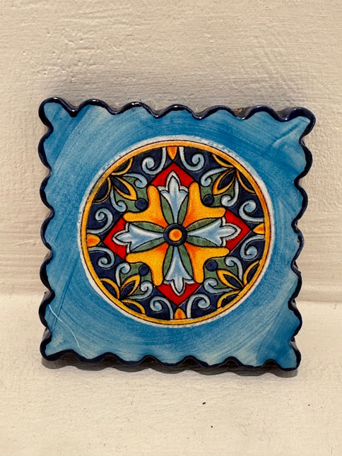Francobollo Calamitato in Ceramica - Decoro Maioliche Dipinto a Mano (6x6 cm)