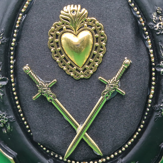 Collezione "Sacro Cuore": Quadretti Artigianali in Seta e Legno Nero