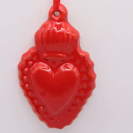 Cuore Sacro in Ceramica Rossa, Ex-Voto 9 cm con Nastrino e Scatola Regalo, Decorazione Murale Artigianale, Regalo Amore e Protezione.