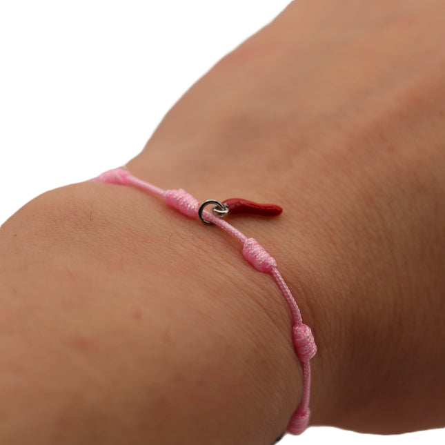 Bracciale Portafortuna in Cotone Intrecciato con Cornetto Rosso e Chiusura Regolabile | Varie Colori | Regalo Amicizia e Scaramanzia Made in Italy