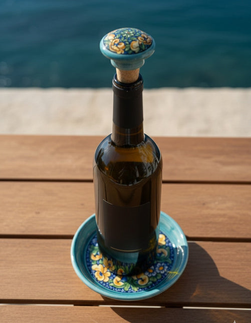 Set Regalo Tappo Bottiglia + Piattino Sottobottiglia in Ceramica | Maioliche Dipinti a Mano