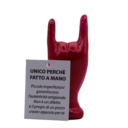 Mano Corna Portafortuna in Ceramica – Il fascino della tradizione napoletana