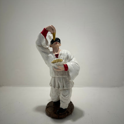 Statua Pulcinella con Spaghetti in Resina Artigianale - Simbolo di Abbondanza