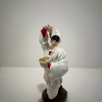 Statua Pulcinella con Spaghetti in Resina Artigianale - Simbolo di Abbondanza