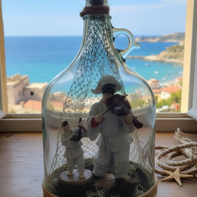 Bottiglia Decorativa con Pulcinella al Violino e Mandolino-Artigianato Artistico Napoletano-Scultura in Vetro "Anima Napoletana" stile vintage.
