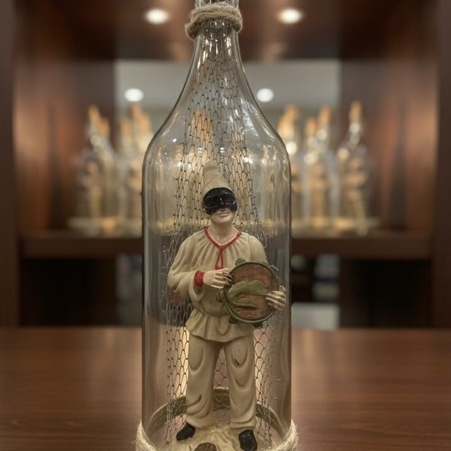 Pulcinella in resina con Tamburello in Bottiglia di Vetro - Artigianato