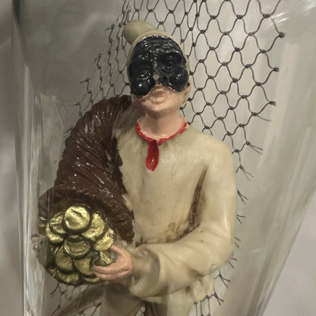 Pulcinella in Bottiglia con Rete e Cornucopia – Scultura Artigianale Partenopea