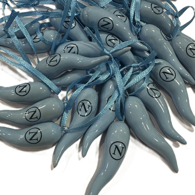 Cornicello  Portafortuna Celeste Napoli in Ceramica con Logo e Laccetto, Amuleto Scaramantico Napoletano Fatto a Mano, Regalo Tifosi Azzurri
