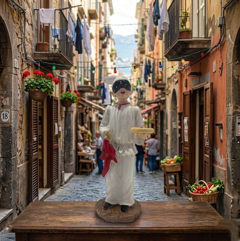 Statua Pulcinella in Resina con Pizza e Peperoncini - Artigianato Napoletano