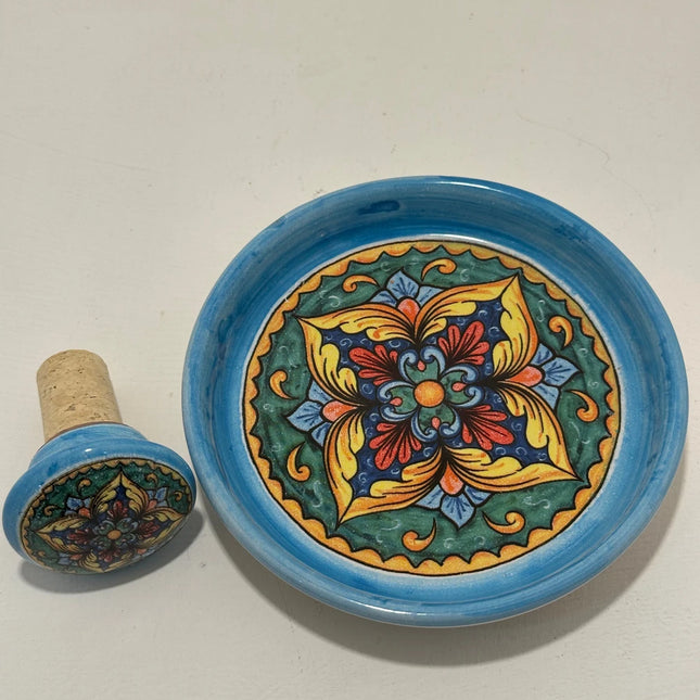 Set Regalo Tappo Bottiglia + Piattino Sottobottiglia in Ceramica | Maioliche Dipinti a Mano