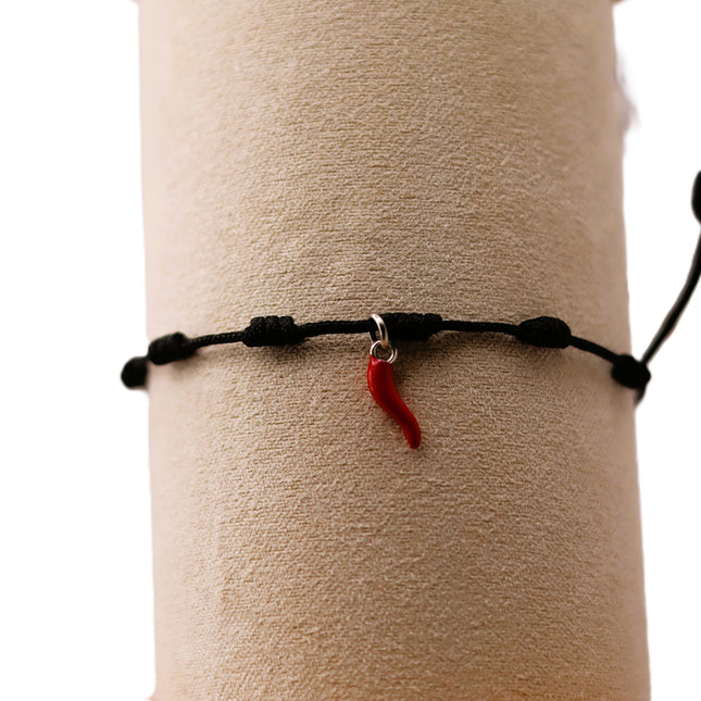 Bracciale Portafortuna in Cotone Intrecciato con Cornetto Rosso e Chiusura Regolabile | Varie Colori | Regalo Amicizia e Scaramanzia Made in Italy