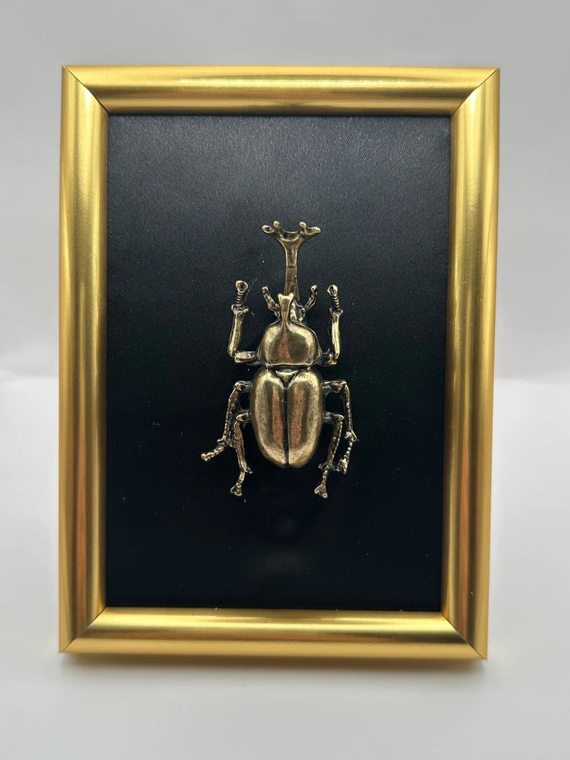 Quadro 3D Scarabeo Ercole in Cornice Verticale Oro – Fatto a Mano, Decorazione Appesa/Mensola