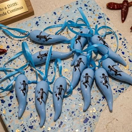 Cornicello  Portafortuna Celeste Napoli in Ceramica con Logo e Laccetto, Amuleto Scaramantico Napoletano Fatto a Mano, Regalo Tifosi Azzurri