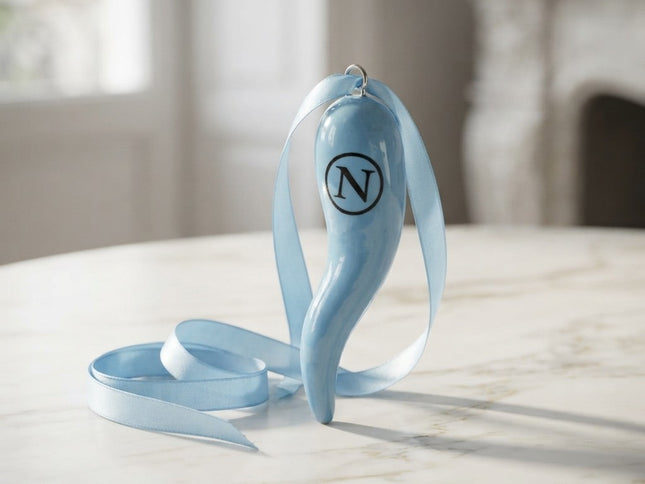 Cornicello  Portafortuna Celeste Napoli in Ceramica con Logo e Laccetto, Amuleto Scaramantico Napoletano Fatto a Mano, Regalo Tifosi Azzurri