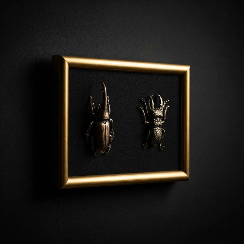 Quadro 3D Insetti Museali in Cornice Barocca Oro e Nero – Fatto a Mano, Decorazione Appesa/Mensola