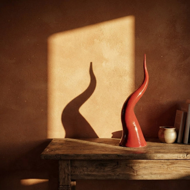 Scultura  Maxi Corno Portafortuna in Ceramica